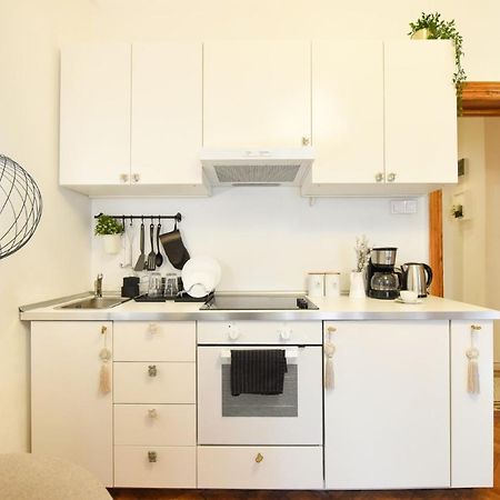 Vintage Elegance, Modern Comfort: 1Br Apartment Overlooking Calea Victoriei Bucureşti Exterior foto
