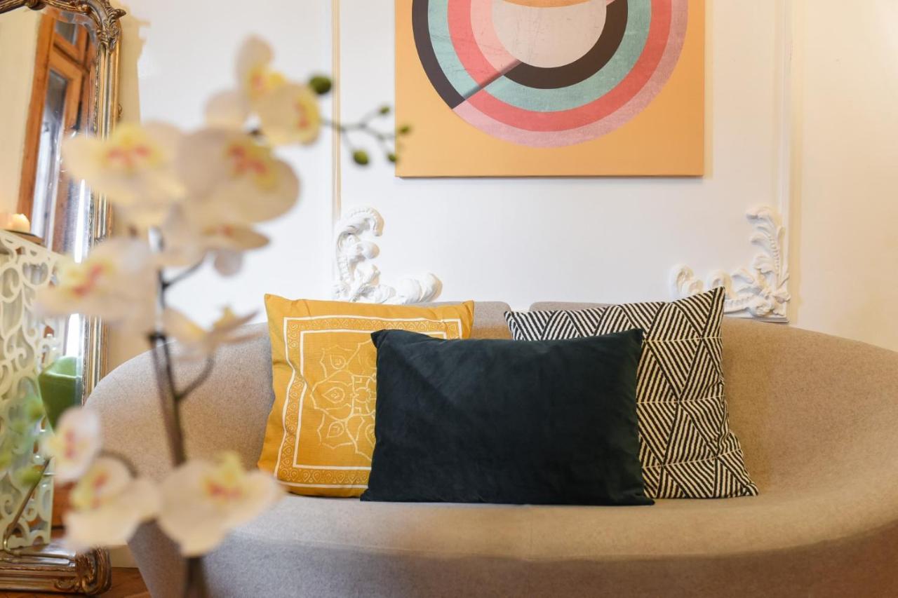 Vintage Elegance, Modern Comfort: 1Br Apartment Overlooking Calea Victoriei Bucureşti Exterior foto