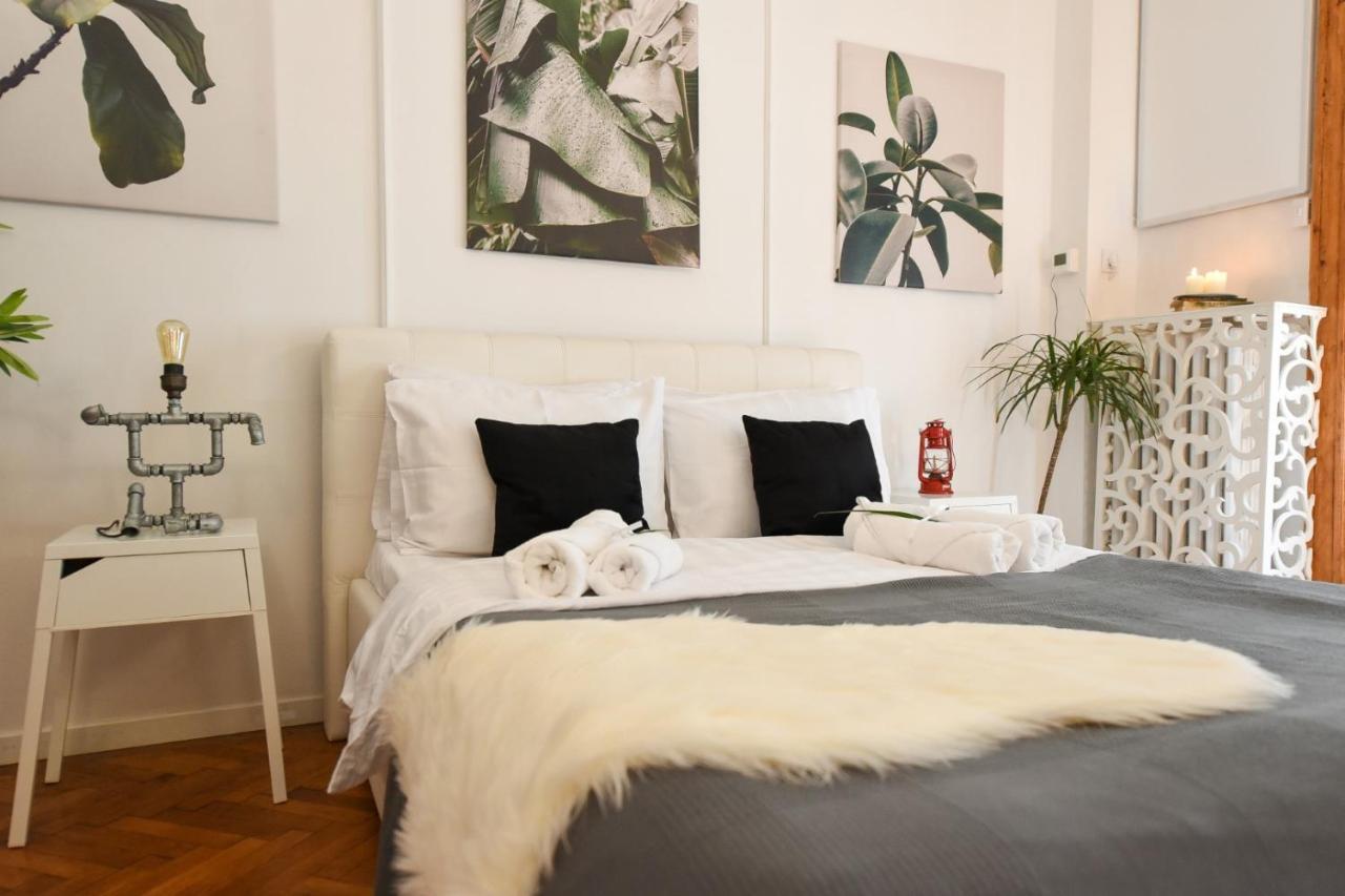 Vintage Elegance, Modern Comfort: 1Br Apartment Overlooking Calea Victoriei Bucureşti Exterior foto