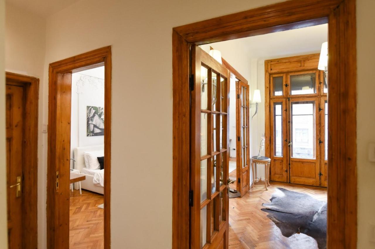 Vintage Elegance, Modern Comfort: 1Br Apartment Overlooking Calea Victoriei Bucureşti Exterior foto